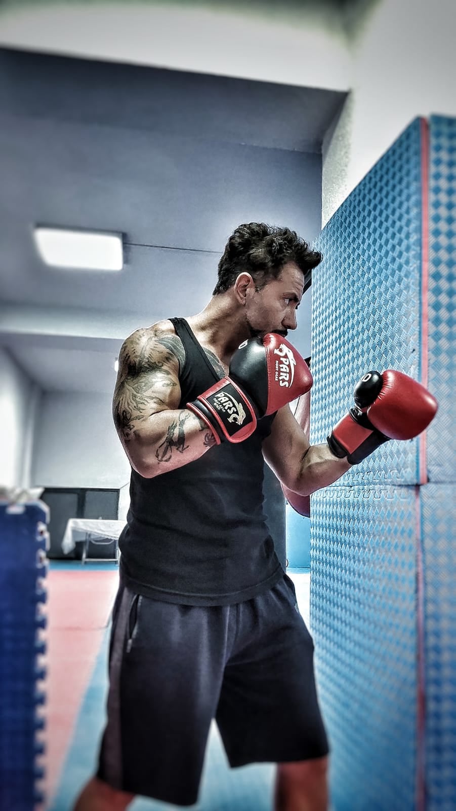 Oyuncu Aktör Zeki Cihan Peker Kişisel Fotoğraflar - 1