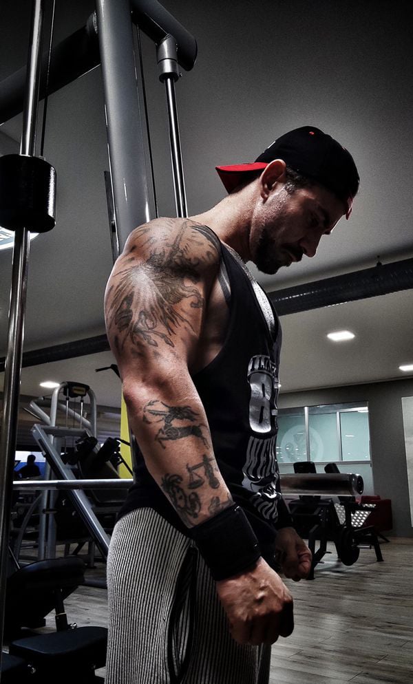 Oyuncu Aktör Zeki Cihan Peker Kişisel Fotoğraflar - 1