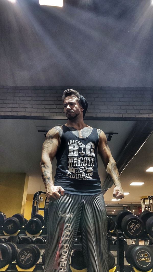 Oyuncu Aktör Zeki Cihan Peker Kişisel Fotoğraflar - 1